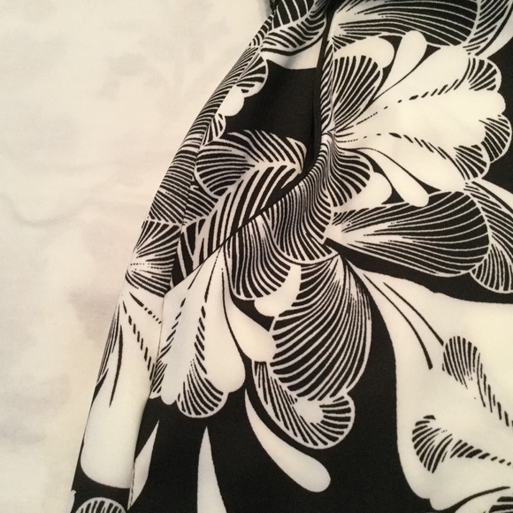 EnFocus Studio - Floral Print Dress - Picture 6 of 8